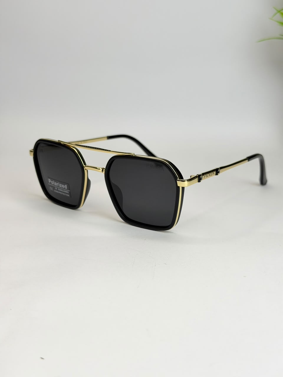 Prada Polarized