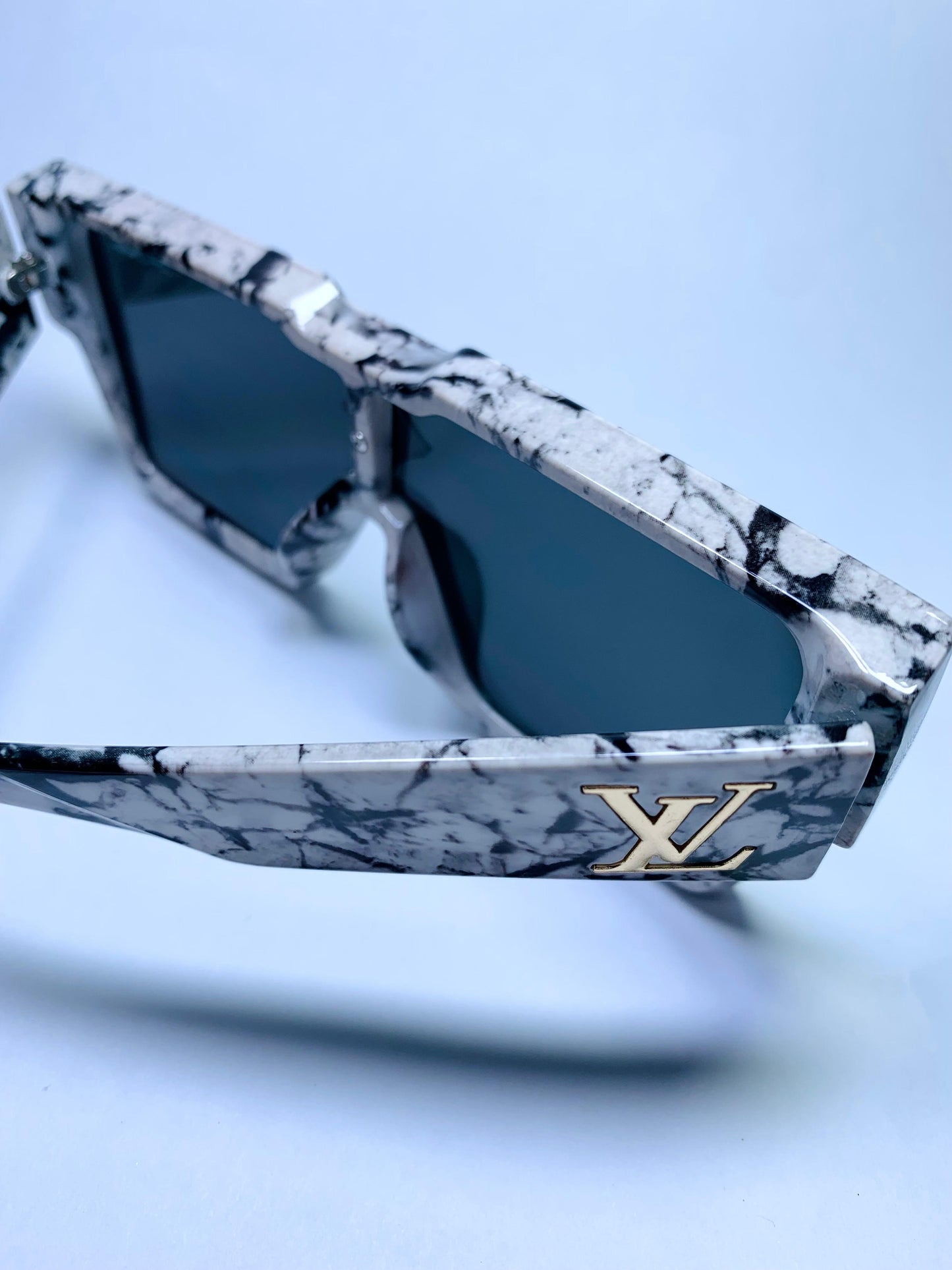 LOUIS VUITTON GLASSES