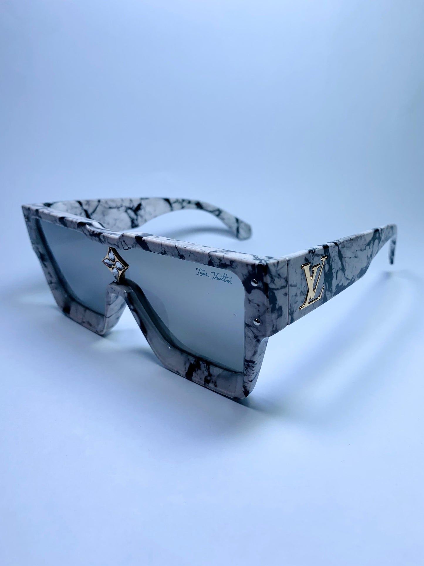 LOUIS VUITTON GLASSES