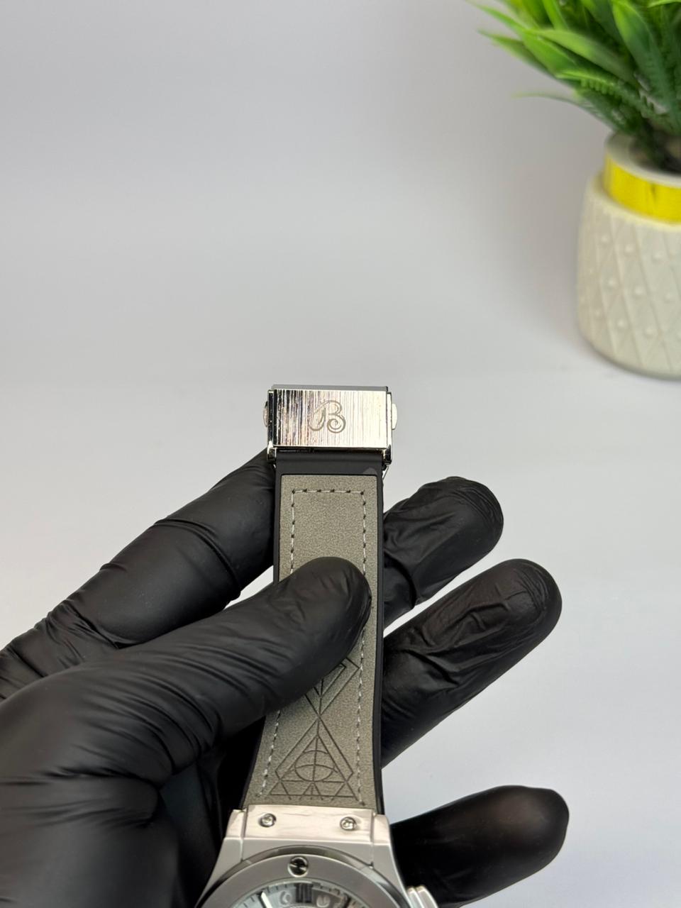 Hublot white scelton with gray strap