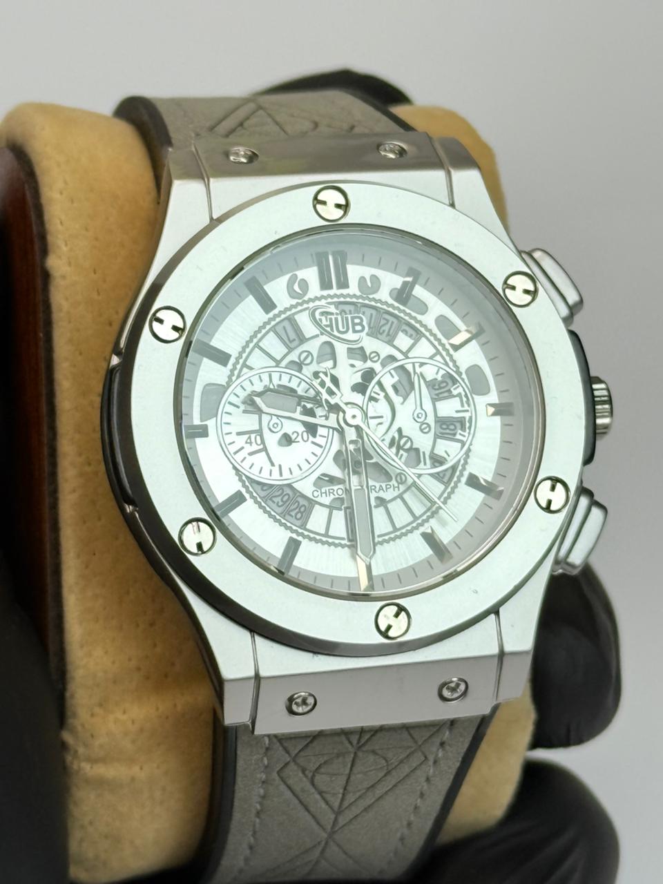 Hublot white scelton with gray strap